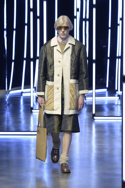 Look 4